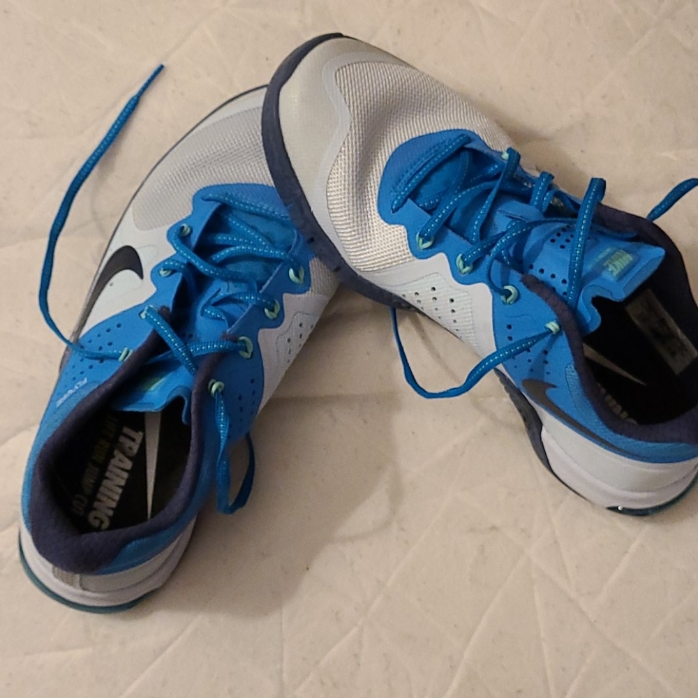 Nike Flywire Sneakers